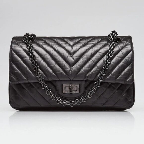 Chanel Black 2.55 Reissue Chevron Quilted Calfskin Leather So Black - Picture 4 of 12